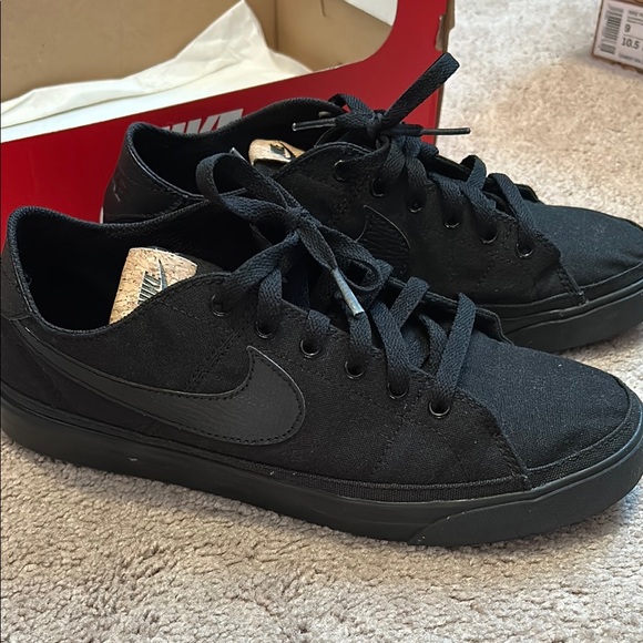 Nike Men's Black Sneakers - Picture 1 of 5
